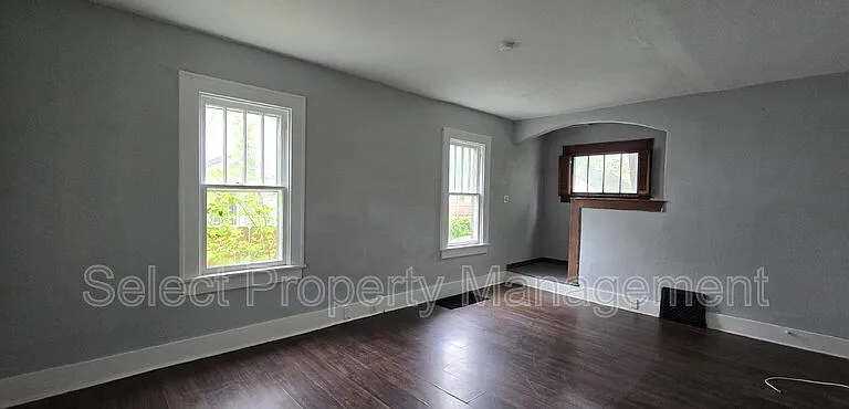 1726 Tecumseh St — Photo 3
