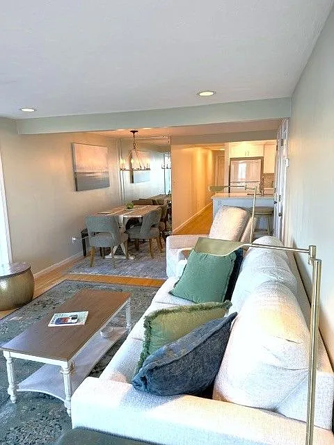 1 bed, 1.5 bath, 795 sqft, $2,800 — Photo 3
