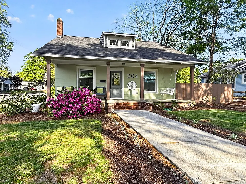 204 E McNeely Ave