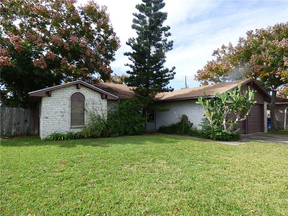 1st image of 3417 Crest Cliff Dr