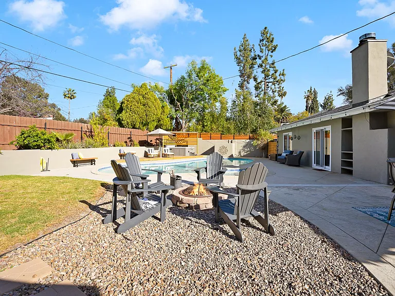 23027 Gainford St — Photo 43