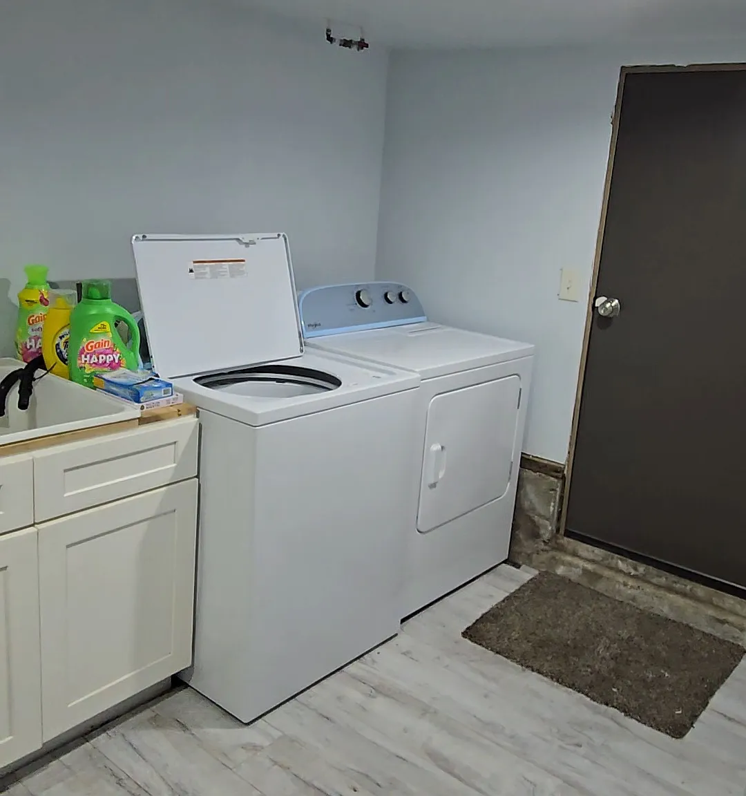 109 Douglas Ave — Photo 2