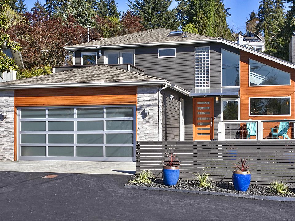 1st image of 3054 65th Pl SE