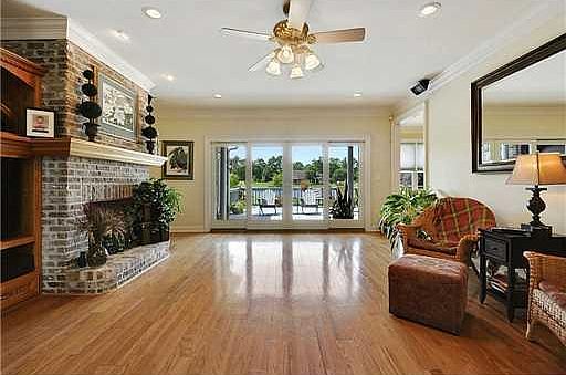 4th image of 12161 Lake Forest Dr