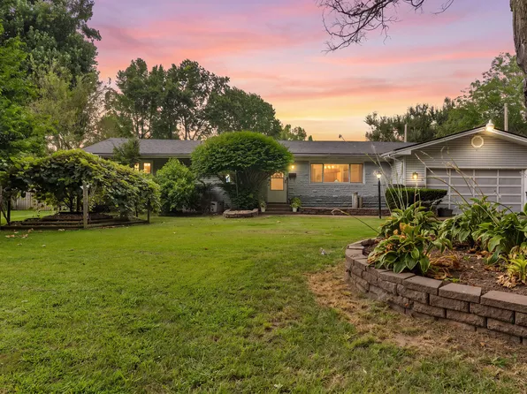 1953 S Meadowview Avenue, Springfield, MO 65804