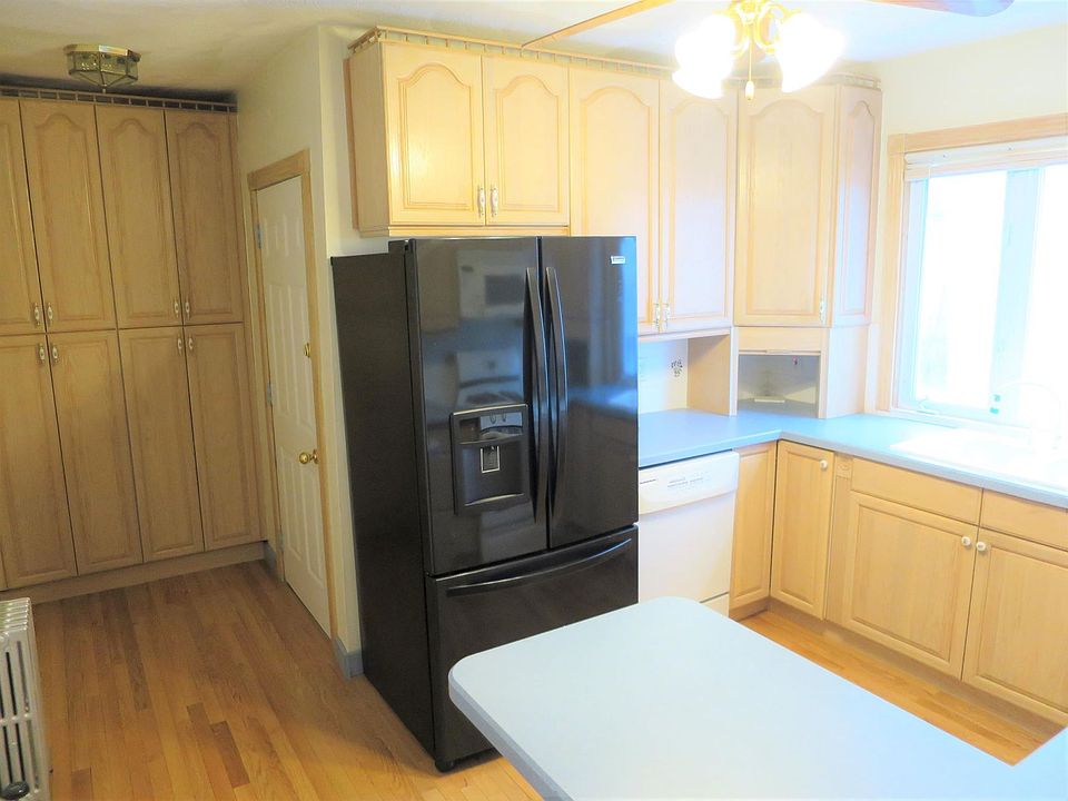 1st image of 94 Conwell Ave #1
