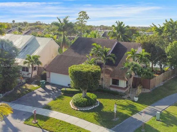 1240 S Fieldlark Ln, Homestead, FL 33035