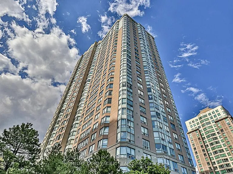 88 Corporate Dr #Penthouse 17 — Photo 1