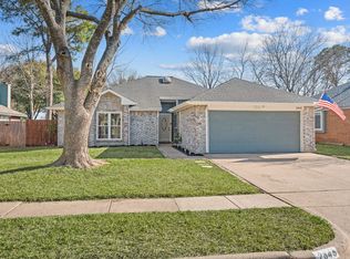 2845 White Oak Dr, Grand Prairie, TX 75052