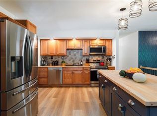 52 Travis Rd, Hyde Park, NY 12538