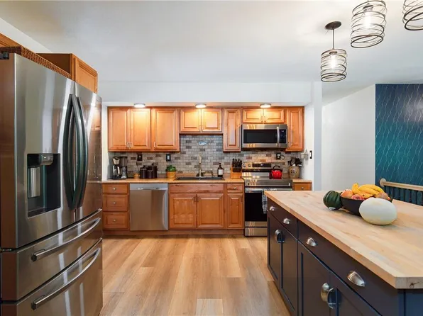 52 Travis Road, Hyde Park, NY 12538