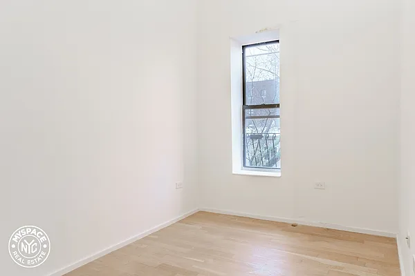 Rented by MySpaceNYC | media 25