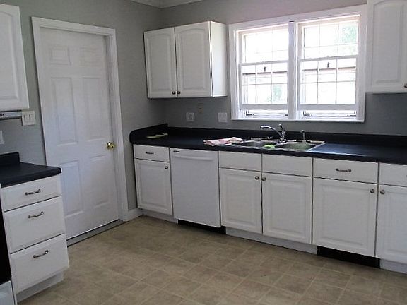 4th image of 229 N Gill St