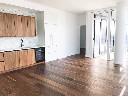 Rented by Ulas Real Estates Inc | media 52