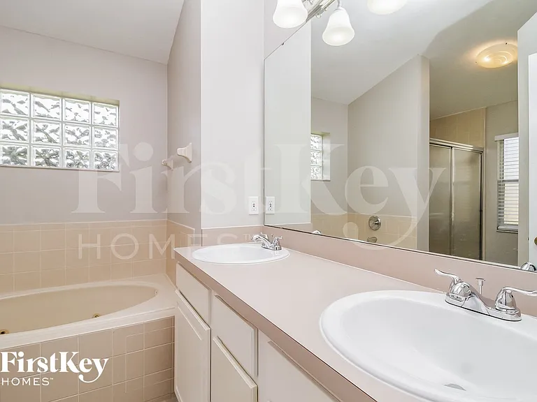 813 Arbor Hill Cir — Photo 10