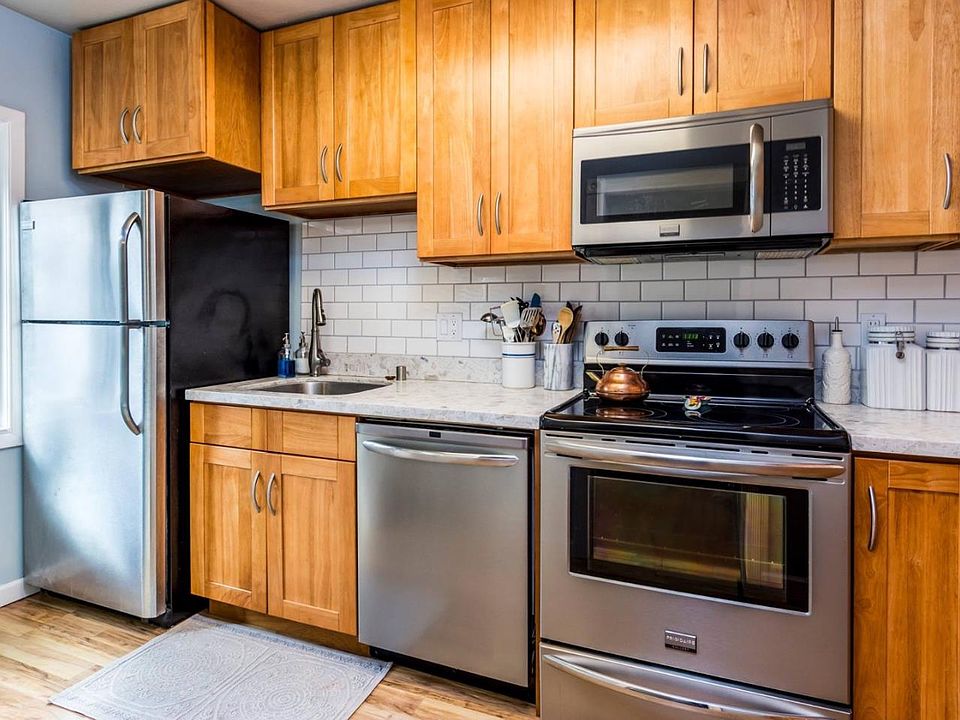 1st image of 155 El Camino Real #8
