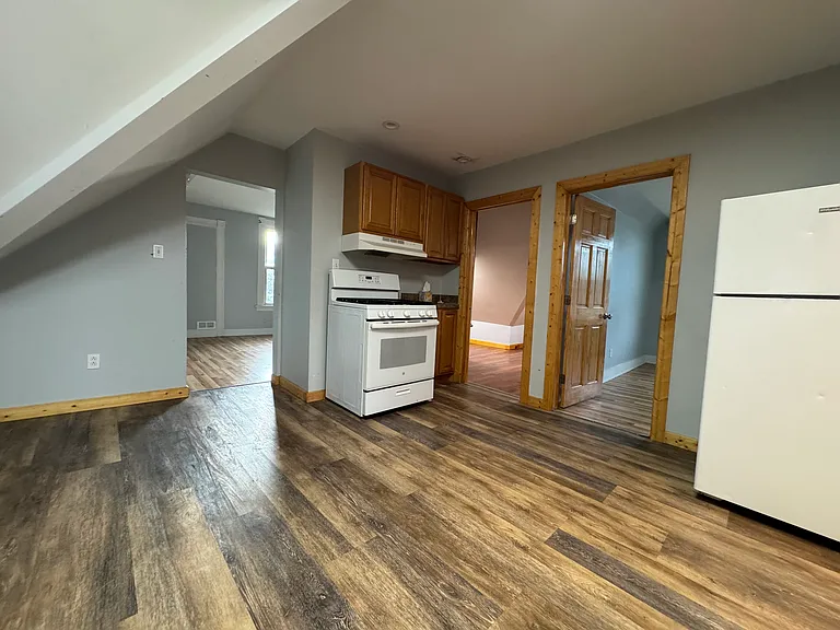 253 Fairview St #3 — Photo 4