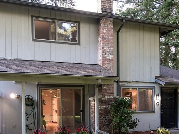 3rd image of 4511 Lexington Pl NE #4C
