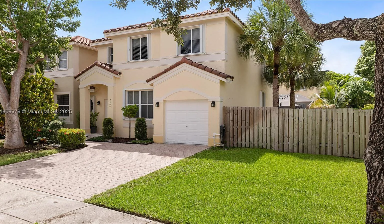 4 bed, 2007 sqft, $3,900 — Photo 1
