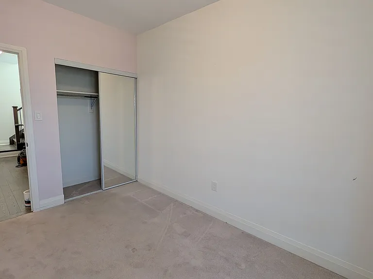 20 Clarington Blvd — Photo 16