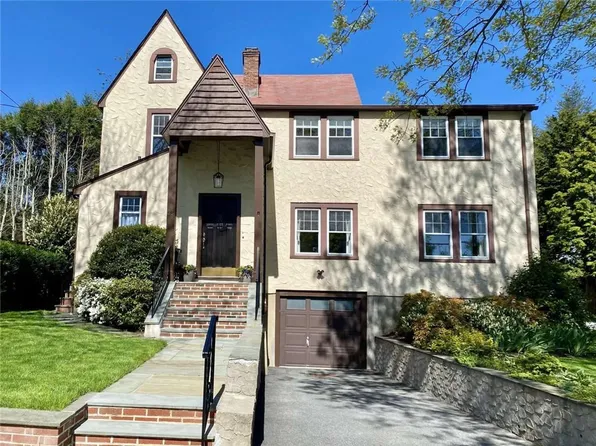 33 Central Drive, Bronxville, NY 10708