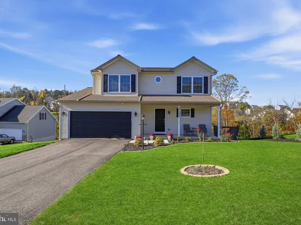 375 Barclay Dr, Red Lion, PA 17356