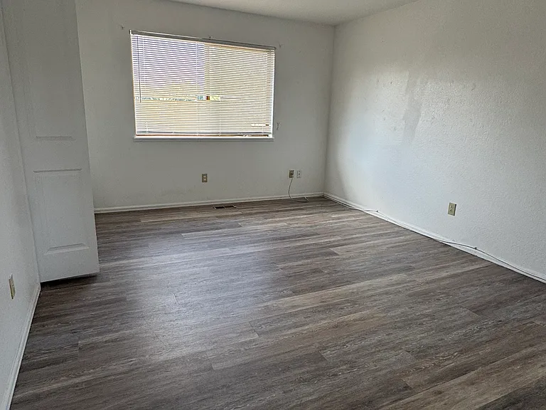 2107 Chautard Dr #D — Photo 13