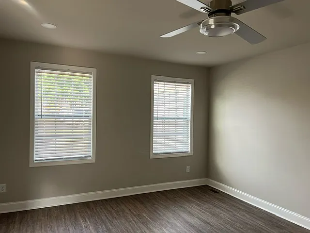 115 Sterling St — Photo 16
