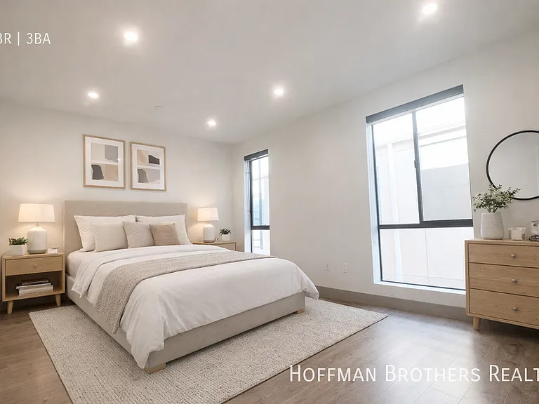 115 S Saint Andrews Pl #7 — Photo 3