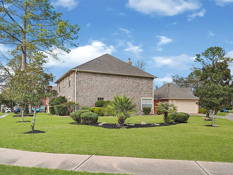 5910 Rolff Ln — Photo 5
