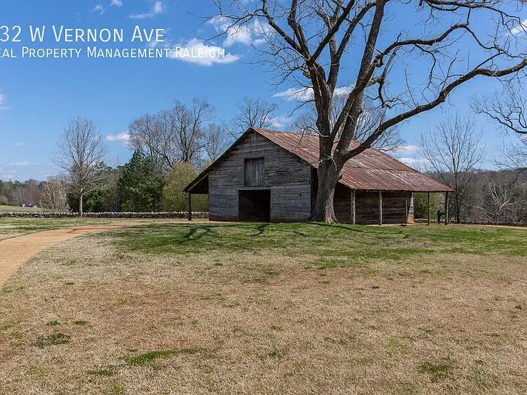 132 W Vernon Ave — Photo 46