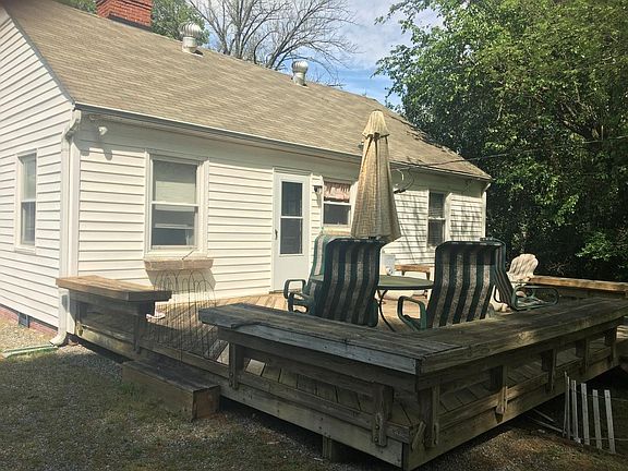 3rd image of 205 W Cornwallis Dr