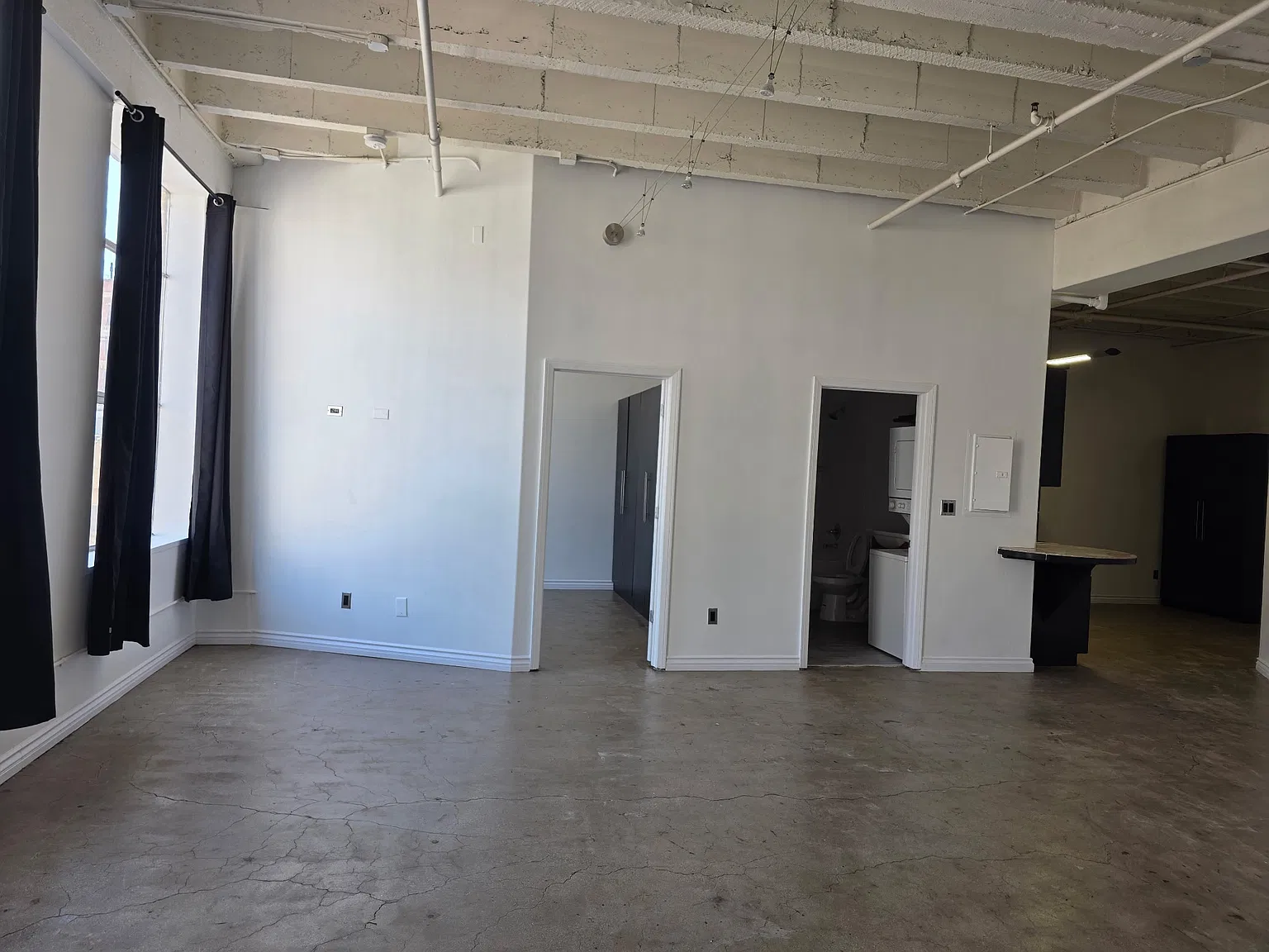 1 bed, 820 sqft, $2,000 — Photo 2