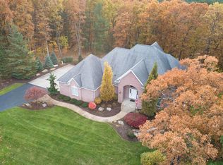 1969 Emerald Glen Ct NE, Ada, MI 49301