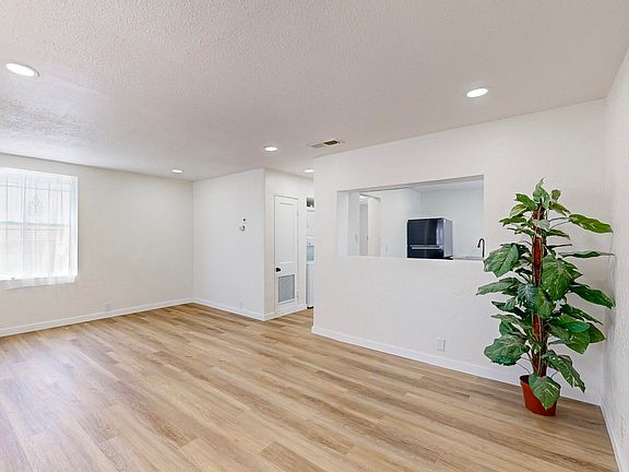 5th image of 629 San Pablo St SE
