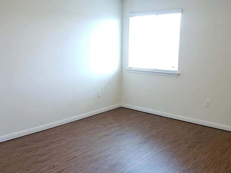 503 Luna Vista Dr — Photo 6