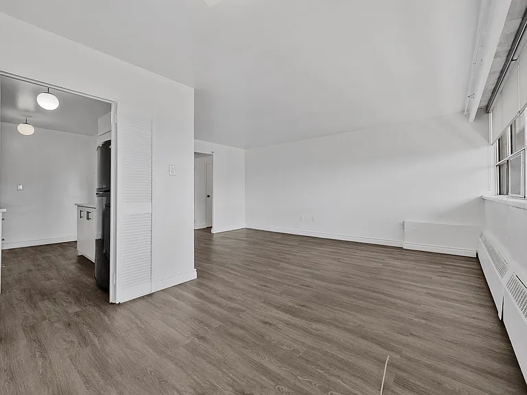 65 Thorncliffe Park Dr #1807 — Photo 6