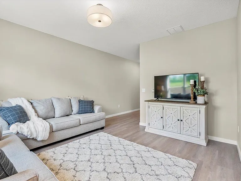 4314 Spruce Creek Dr — Photo 5