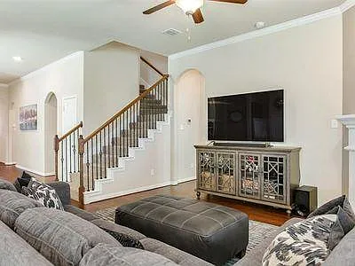 1816 Woodlawn Trl — Photo 6