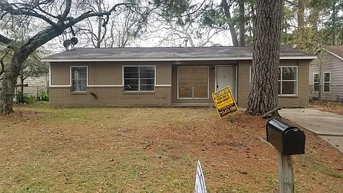 14911 Grand Prairie Dr Photo 1