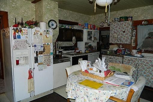 3rd image of 506 E Lincoln Way