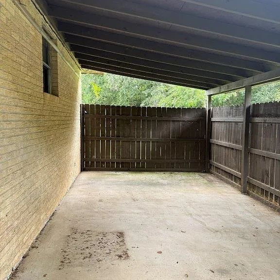 1113 Sumter St — Photo 4