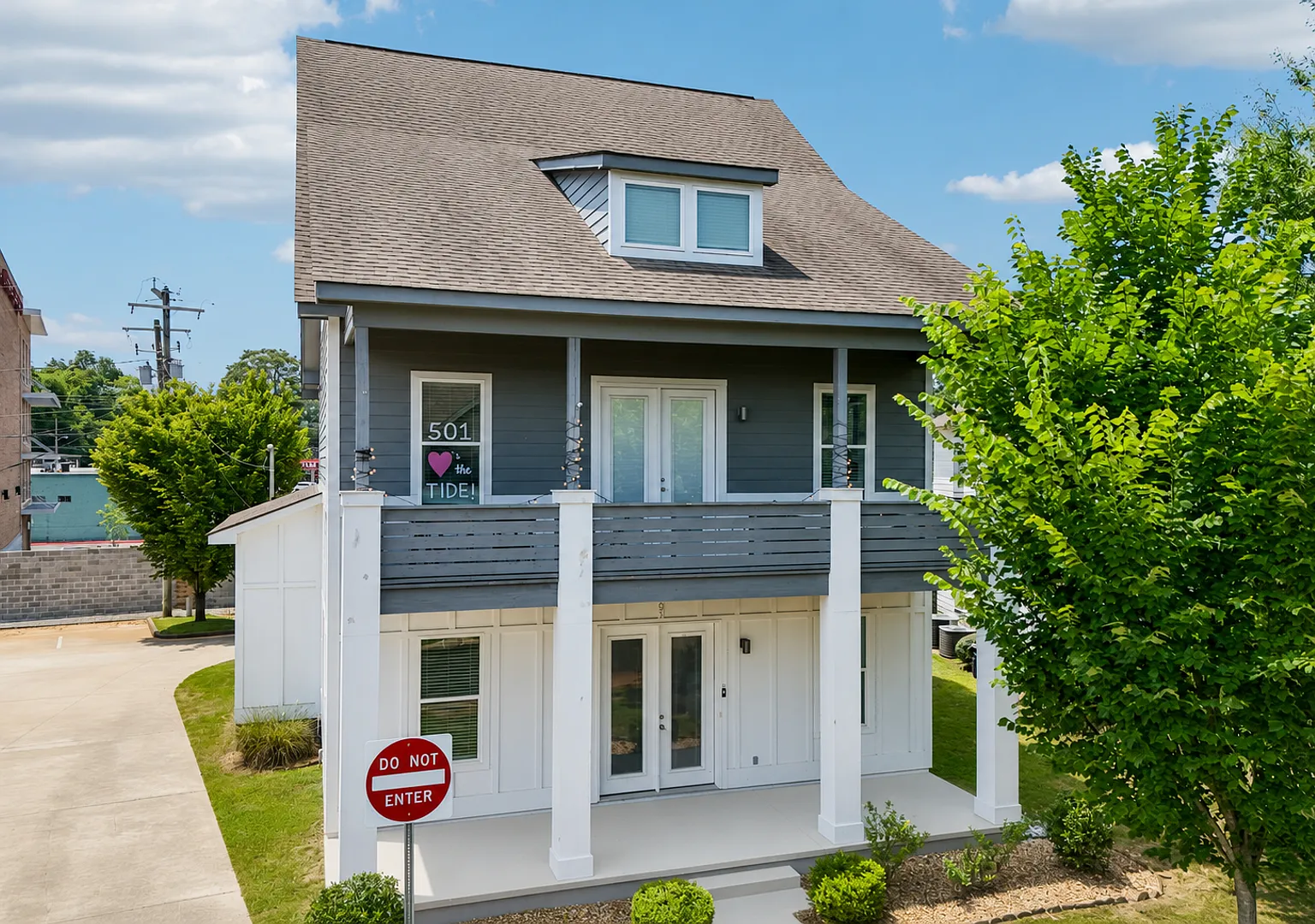 501 Wesley Place — Photo 1