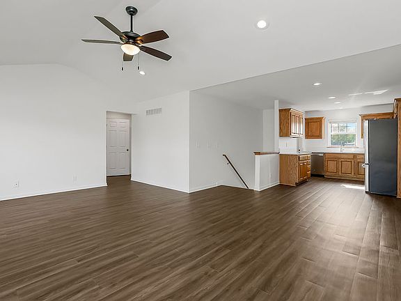 5th image of 5131 Woodland Dr
