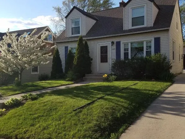 7902 West Wright STREET, Wauwatosa, WI 53213