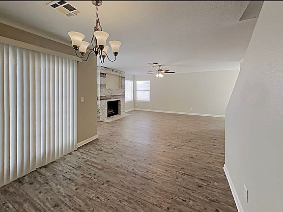 4th image of 1422 Pacific Terrace Dr