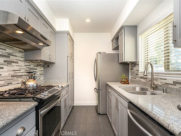 5th image of 6041 Fountain Park Ln APT 9
