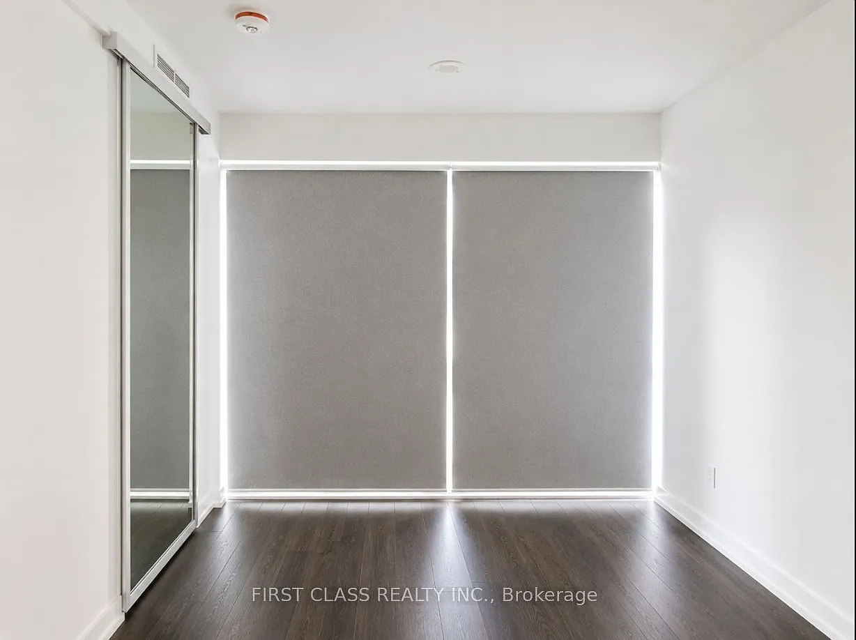 1 bed, $2,330 — Photo 4