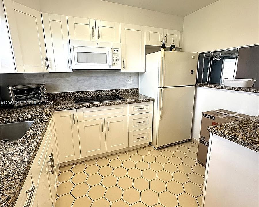 1st image of 9580 Sunrise Lakes Blvd APT 304