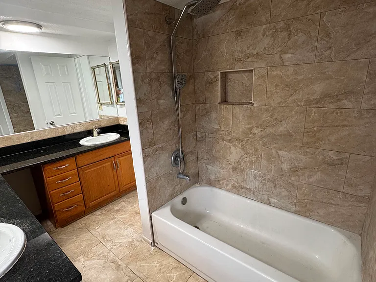7725 Bloomfield Dr — Photo 11